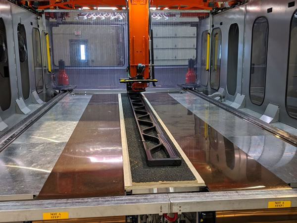 Thermwood LSAM 3D Printing an 18 ft helicopter blade mold